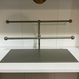 jewelry stand